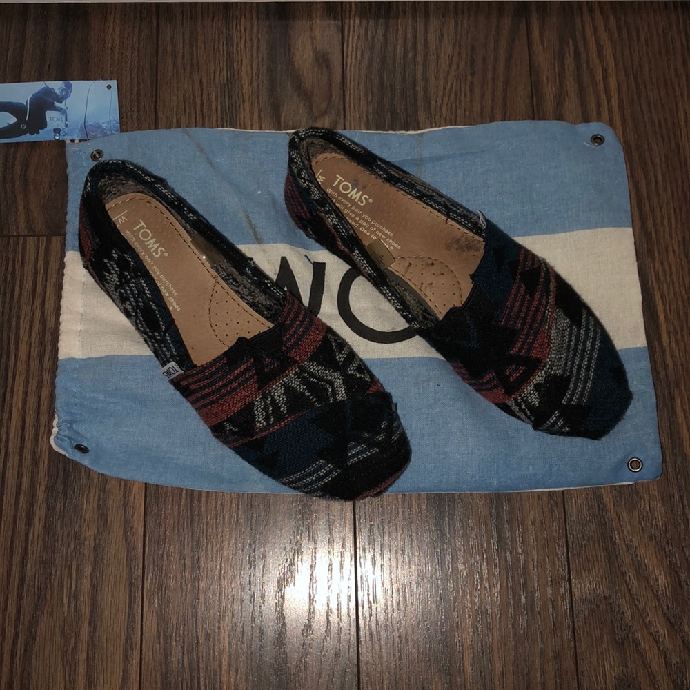 Toms slip ons